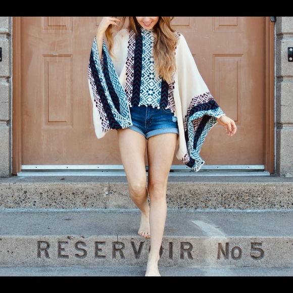 Uptown American | Bohemian Poncho - Picture 4 of 6
